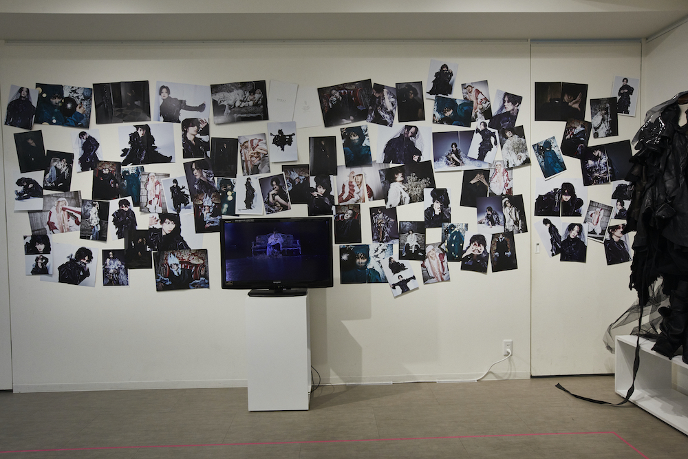 荒木健太朗×山田ジェームス武が華麗なる変身　『WORKS 02』展が開催へ イメージ画像