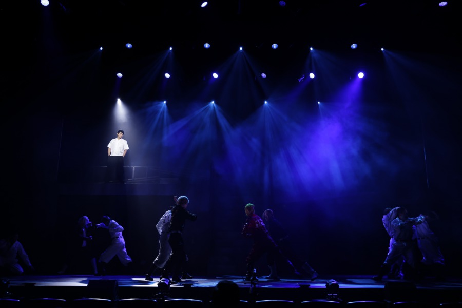 舞台「東京リベンジャーズ」舞台写真＆コメント到着　木津つばさ「全身全霊をかけて…」 イメージ画像
