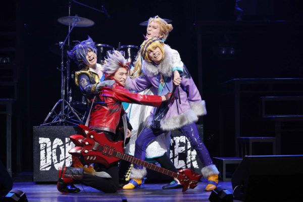 坂田隆一郎　アクリルキーホルダー 1_5GK1192-600x400.jpg