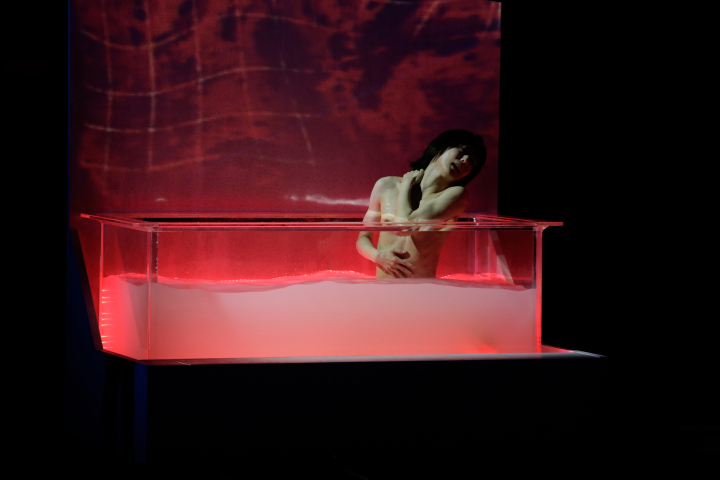 櫻井圭登主演の本能バースト演劇「sweet pool」が開幕　舞台写真から漂うBLの世界観 イメージ画像