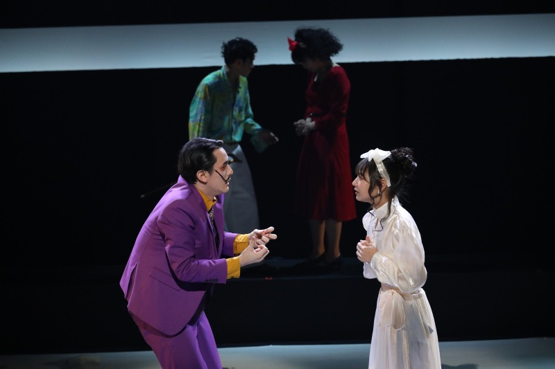 雷太・北野日奈子ら出演、「ダリとガラ」開幕　舞台写真が到着 イメージ画像